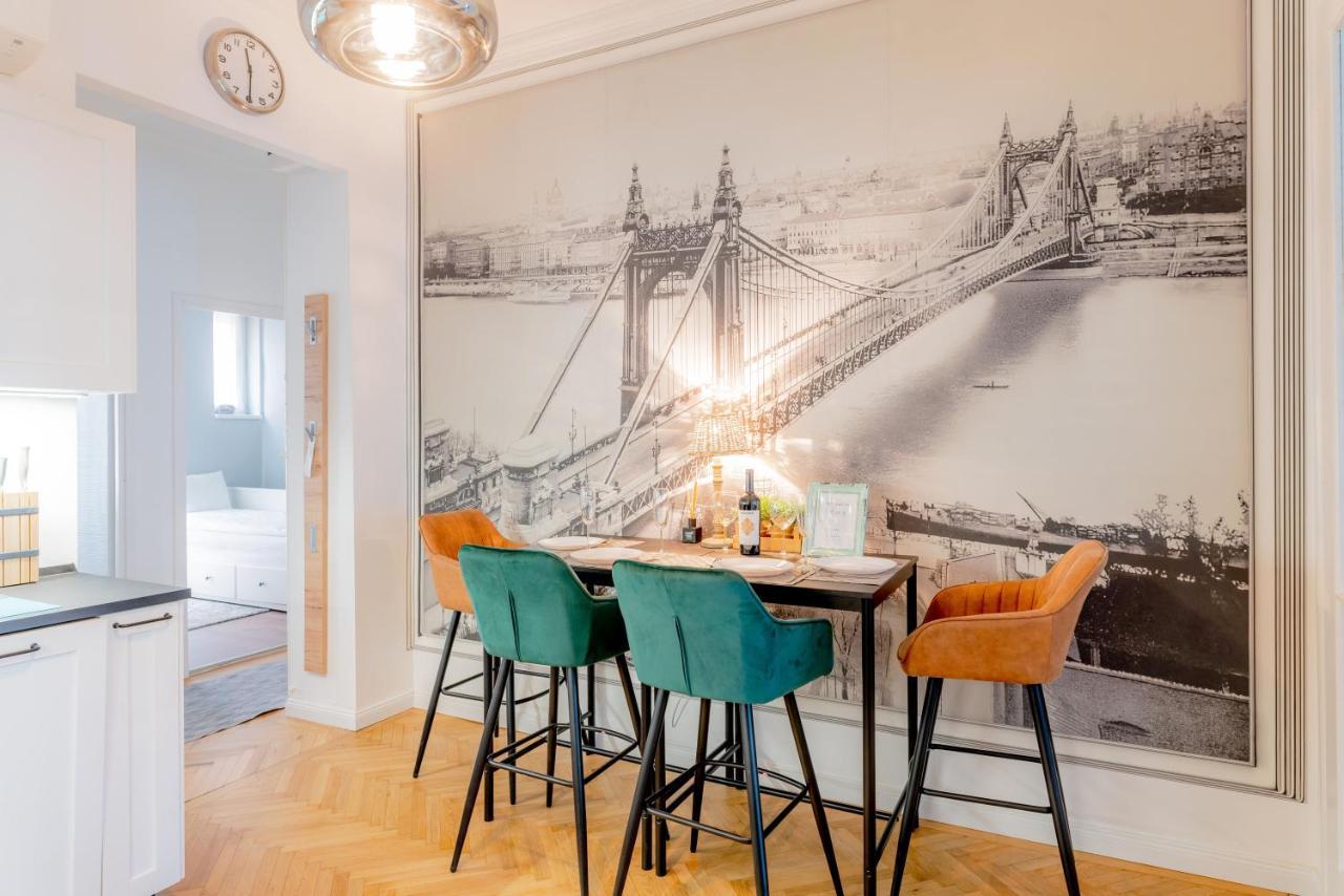 Szip 2 - New In Downtown Lägenhet Budapest Exteriör bild